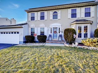 71 Heritage Dr, Howell, NJ 07731