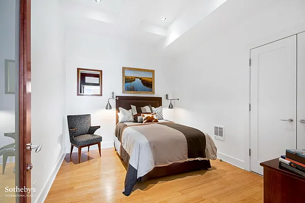 Sold by Sotheby's International Realty | media 10