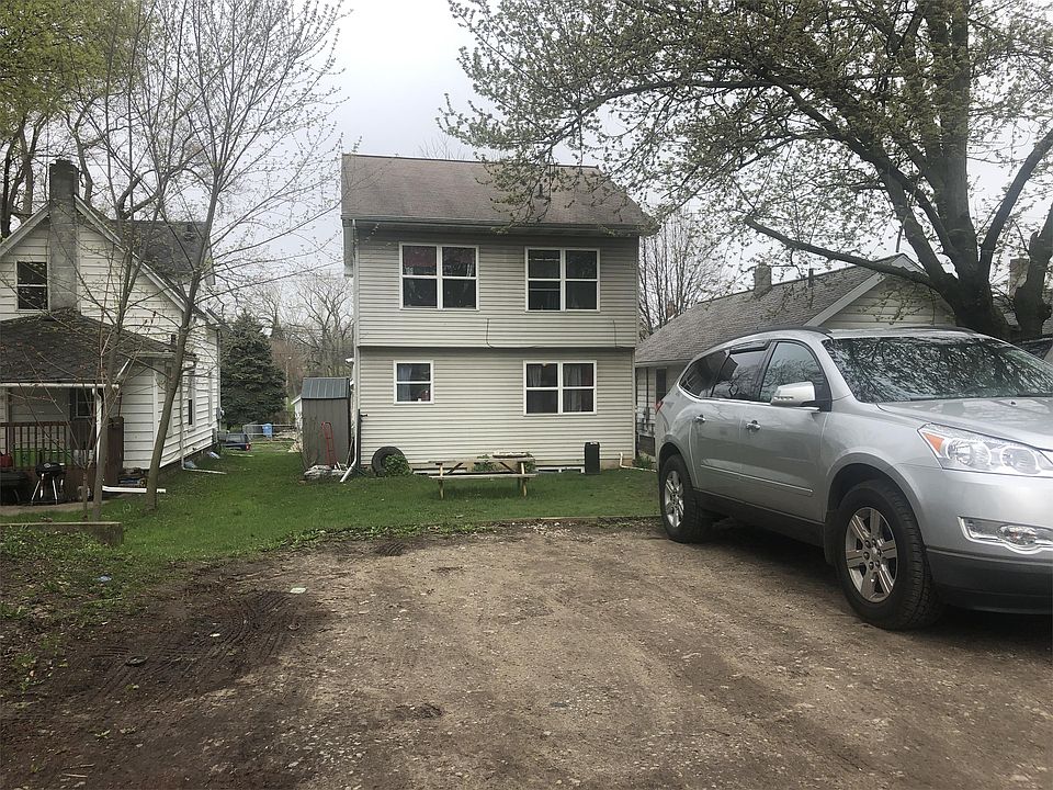 2nd image of 417 Clifford St