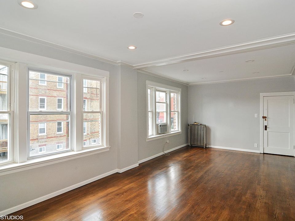 1st image of 3557 W Wrightwood Ave