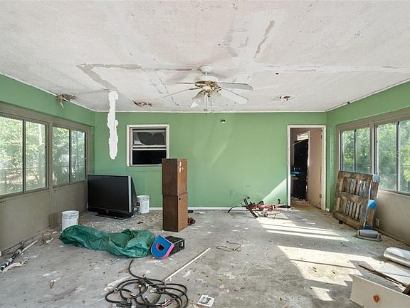 3rd image of 3016 N 43rd St
