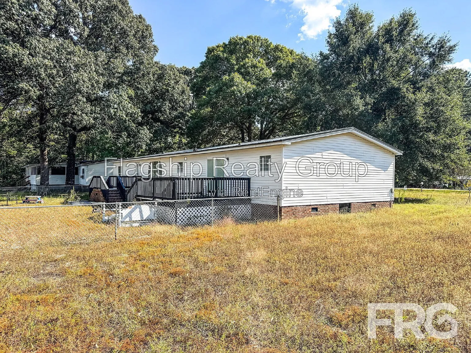 4 bed, 2.0 bath, 2135 sqft, $2,600 — Photo 3