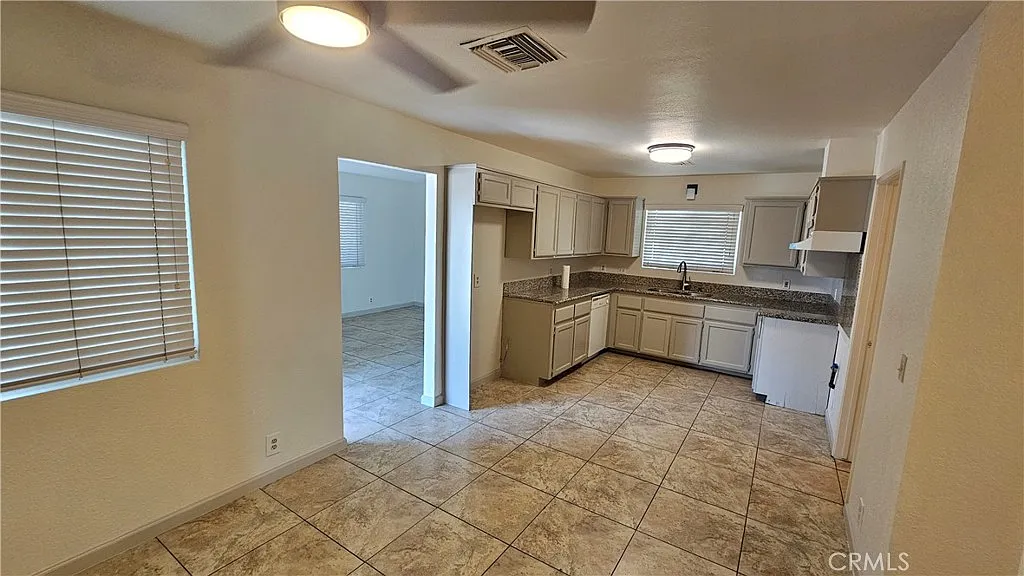 3 bed, 1400 sqft, $2,350 — Photo 4
