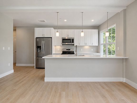 4th image of 298 Main St #3A
