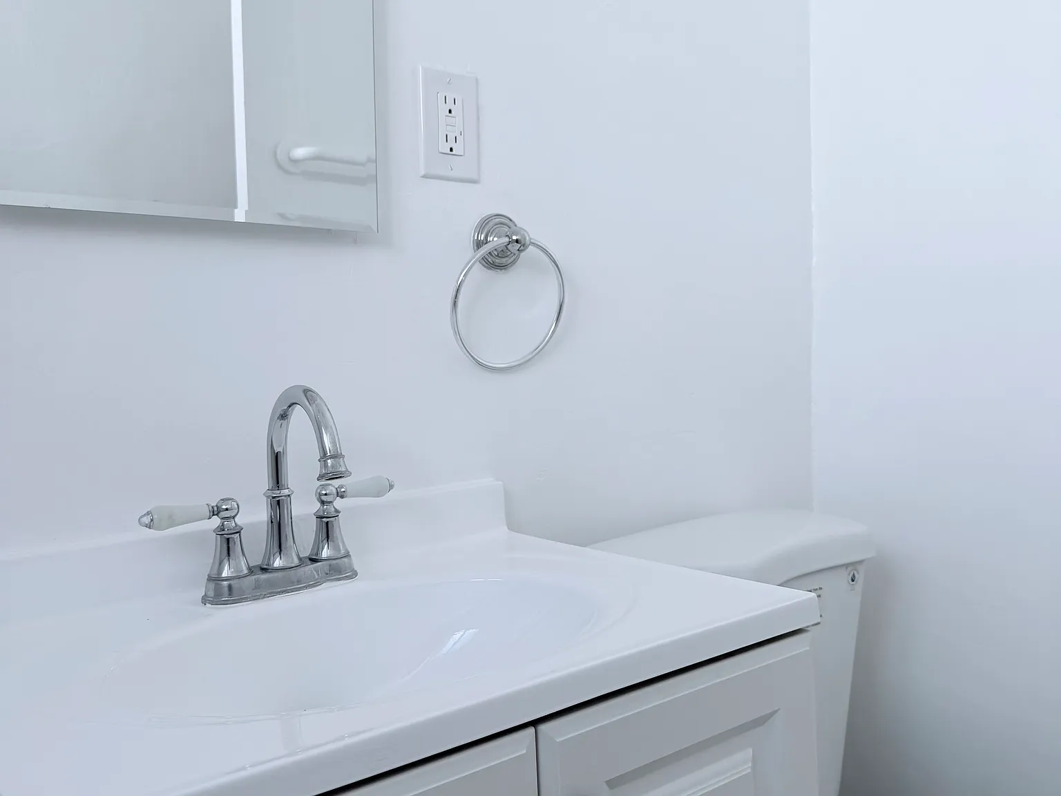 Studio, 450 sqft, $1,595 — Photo 2