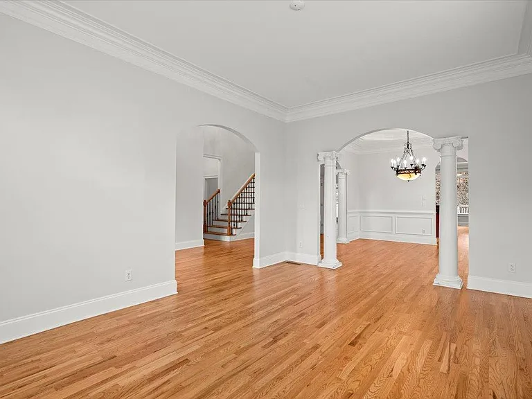 875 Wescott Ln — Photo 12