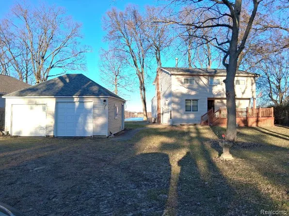 12915 Lake Point Pass, Van Buren Township, MI 48111