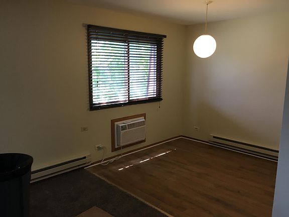 2nd image of 1118 W Greenwood Ave #1E
