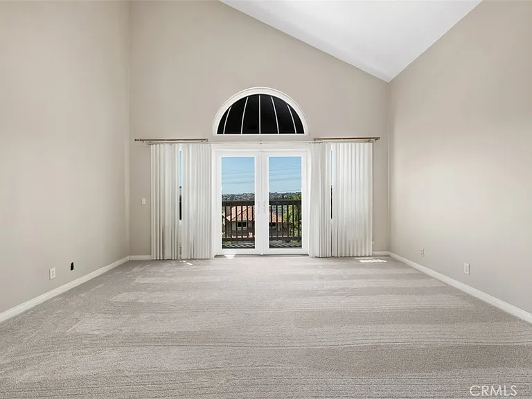 22481 Ivy Rdg — Photo 21