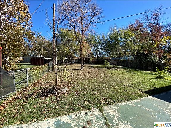 5th image of 606 Stewart St