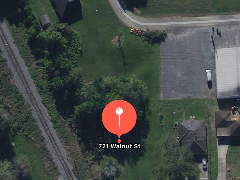 2nd image of 721 Walnut St
