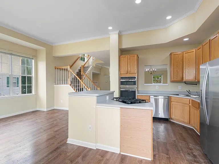 21639 Kings Crossing Ter — Photo 8