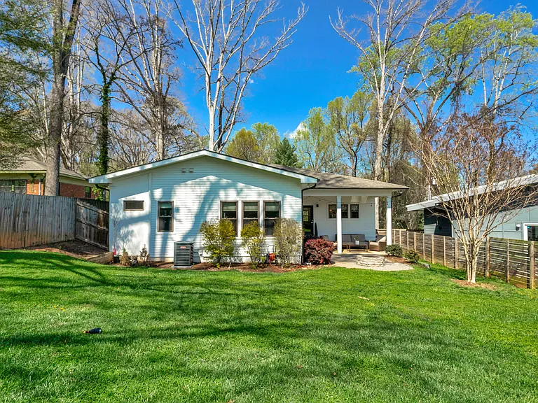 3020 Palm Ave — Photo 7