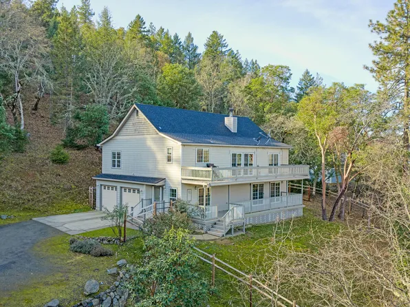 334 Andesite Dr, Jacksonville, OR 97530