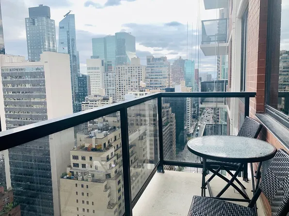 255 East 49th Street 31C image 2 of 16