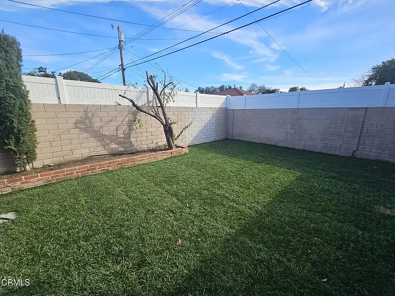 1700 N Pass Ave — Photo 5