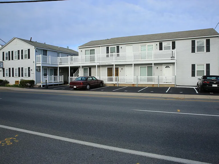 89 Ashworth Ave #8 — Photo 20