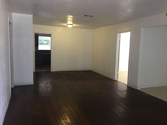 2nd image of 5514 Woodlark St