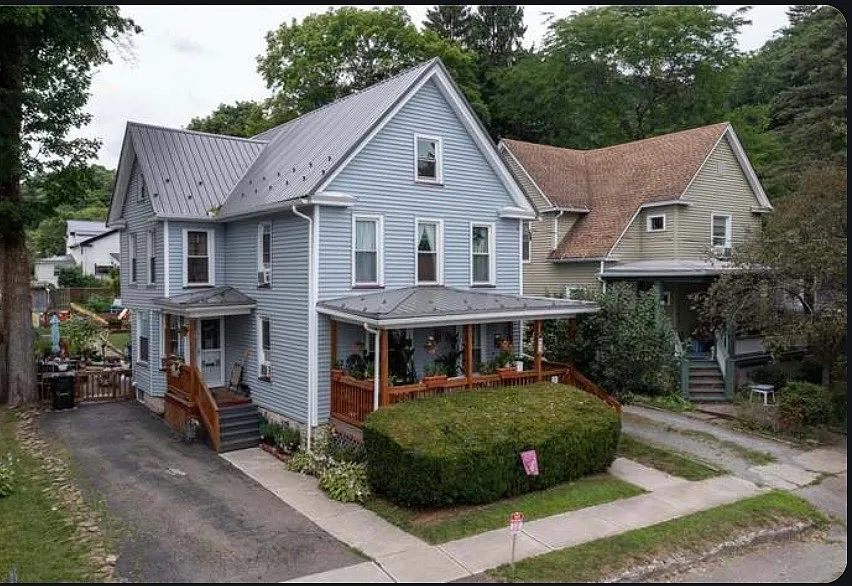 3 bed, 2032 sqft, $2,750 — Photo 2