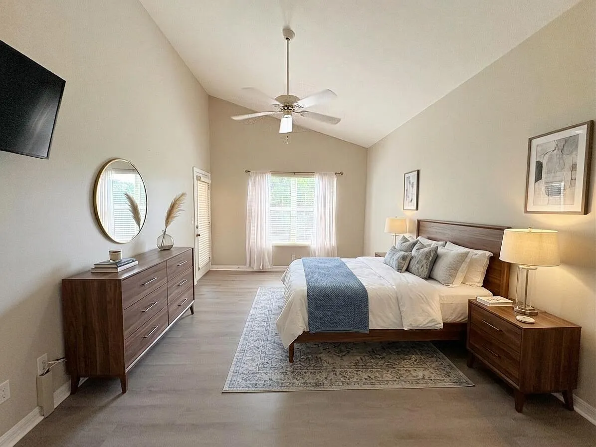 1 bed, 1.0 bath, 850 sqft, $1,850 — Photo 1