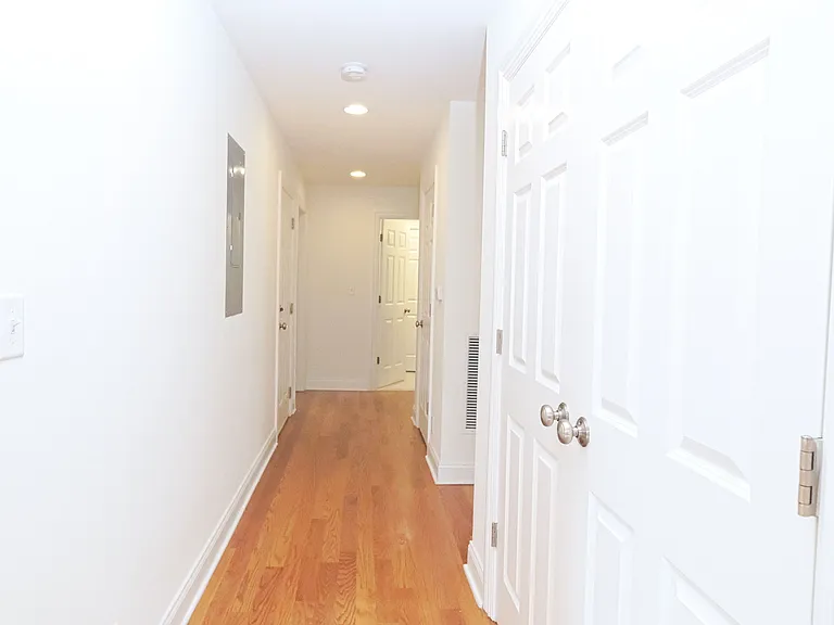 38 Centre St — Photo 10