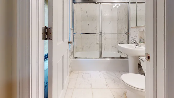 Rented by Bond New York | media 15