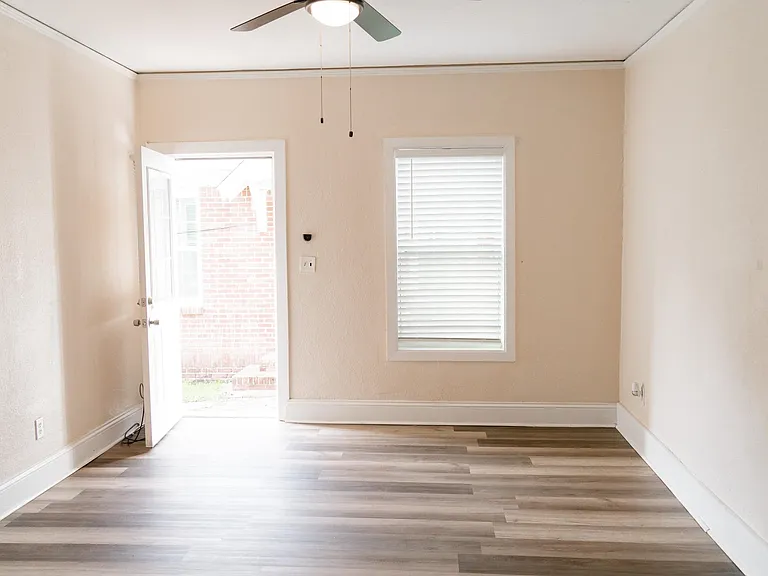 513 N Monroe St — Photo 2