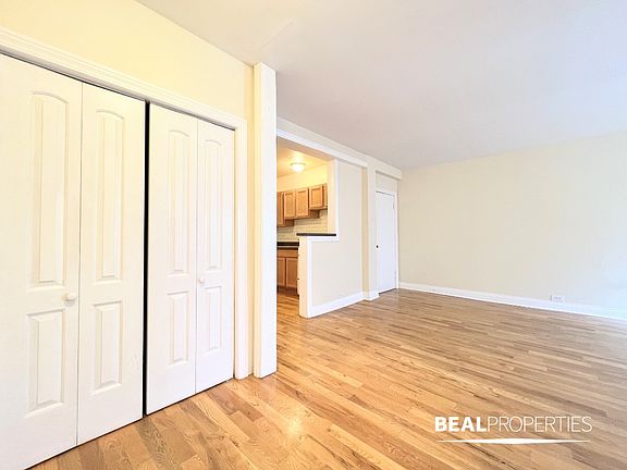 4th image of 1347 N Dearborn St APT 607