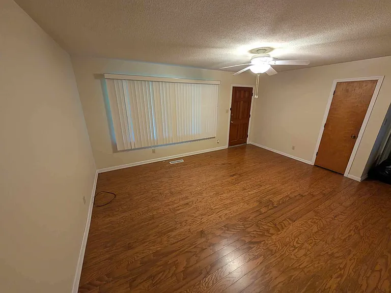 317 Grant Dr — Photo 5