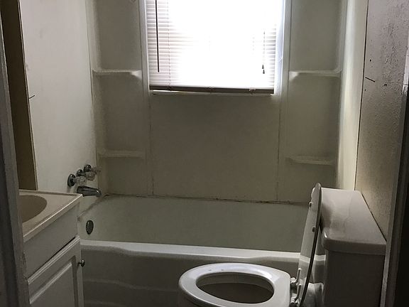 3rd image of 4020 Byram Ave
