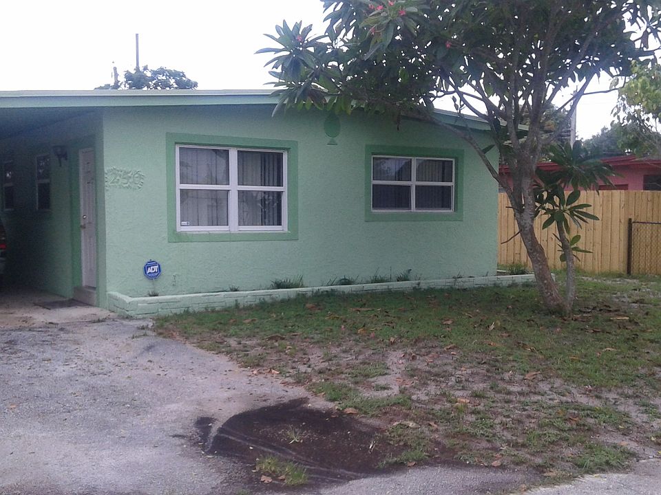 1st image of 250 NW 29th Ter