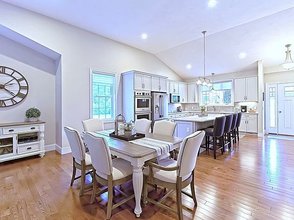 5th image of 220 Village Ln #220