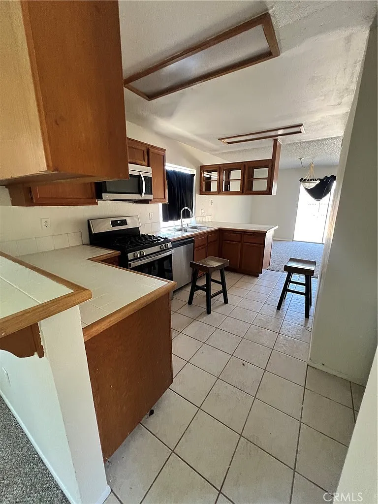 3 bed, 2.5 bath, 1756 sqft, $2,875 — Photo 4