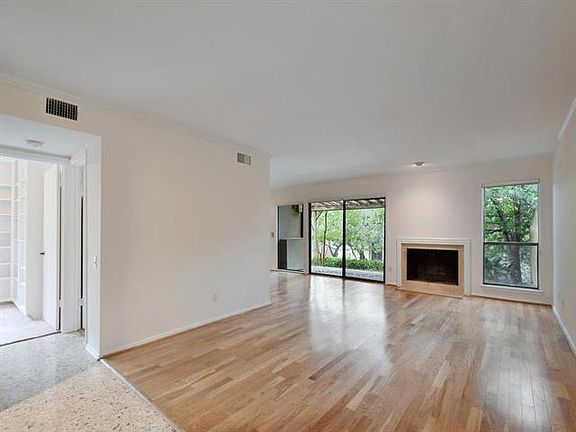4th image of 26 Woodstone Sq