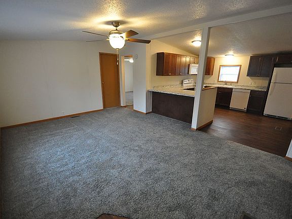 LIVING ROOM / KITCHEN