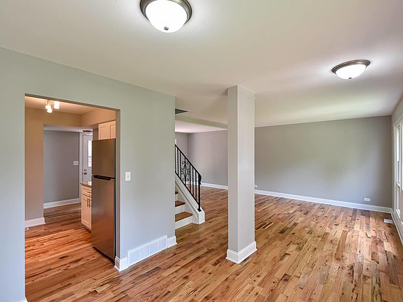 4th image of 4015 Oxford Ct