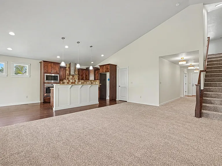 2040 Kelly Dr — Photo 19