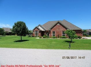 14 NW Lakewood Dr, Lawton, OK 73505