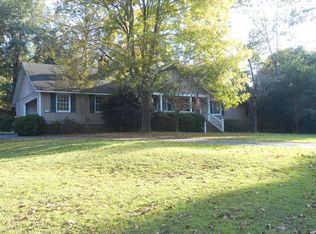121 Hunters Gln, Thomasville, GA 31792