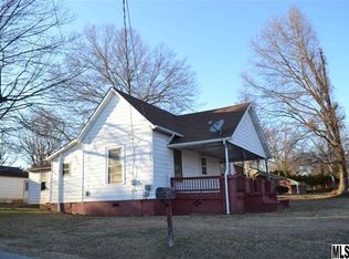 402 N Cline Ave, Newton, NC 28658