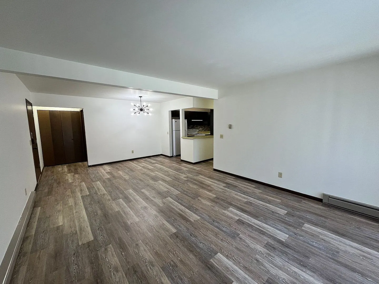 1600 Sawyer Dr — Photo 2