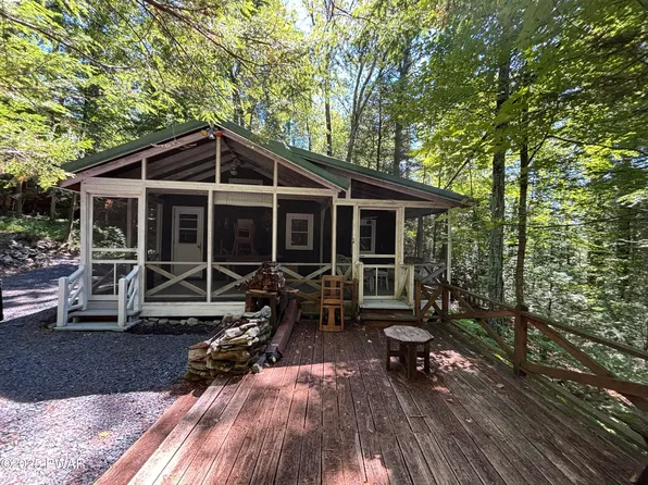 108 Deer Run Trl, Dingmans Ferry, PA 18328