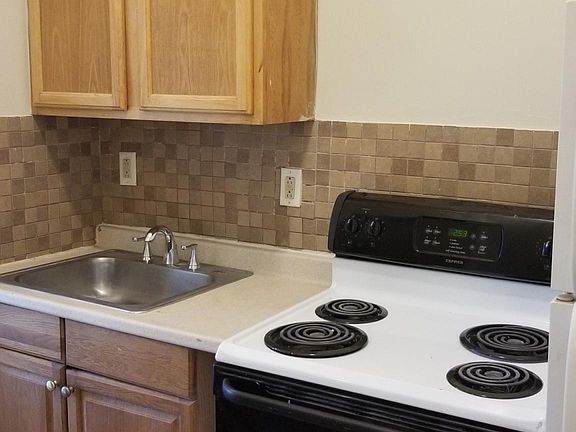 3rd image of 1830 S 60th St Floor 1