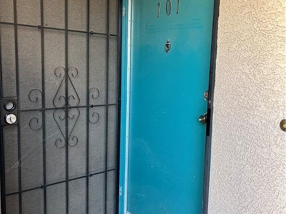 2nd image of 4420 Woodpine Dr Unit 101