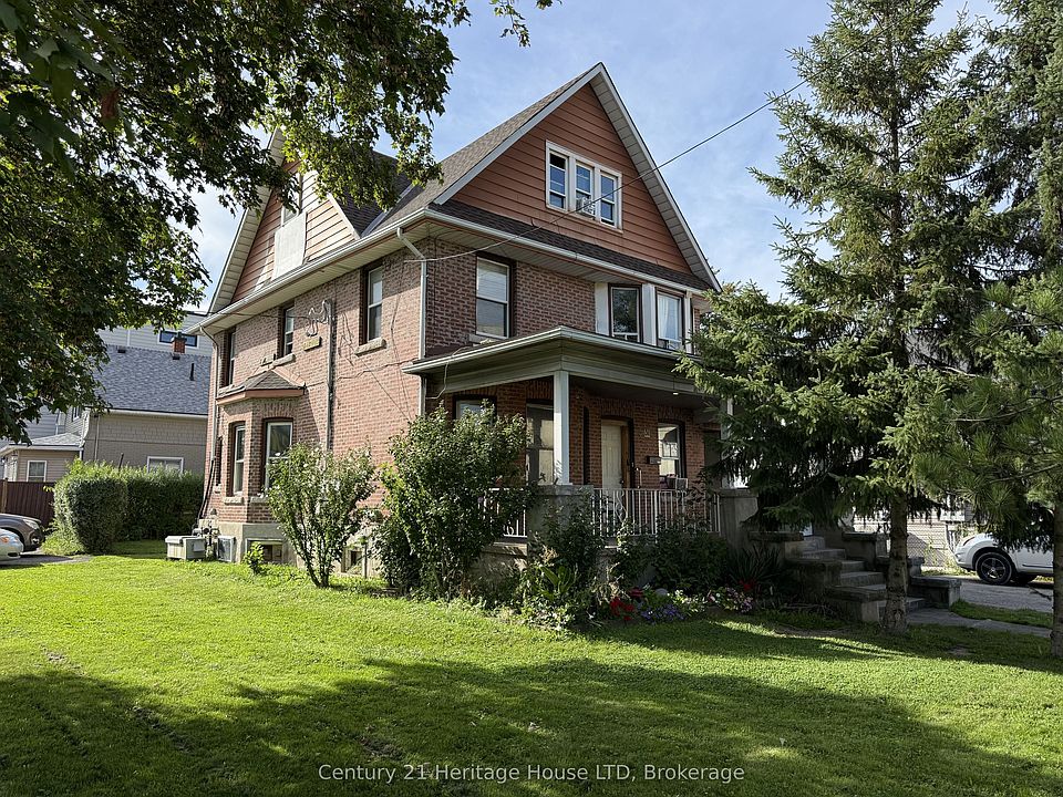 1st image of 31 Pine St N