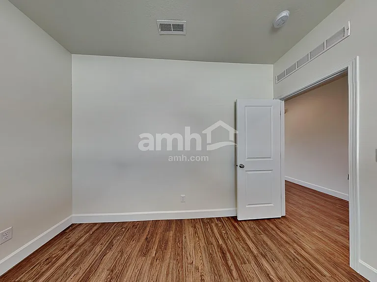 3314 S Fields Ave — Photo 8