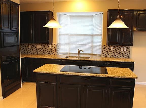 2nd image of 902 Kingwood Cir