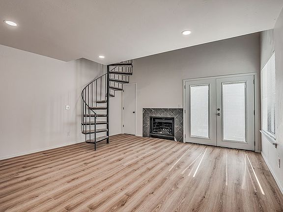 3rd image of 11530 N May Ave #D207