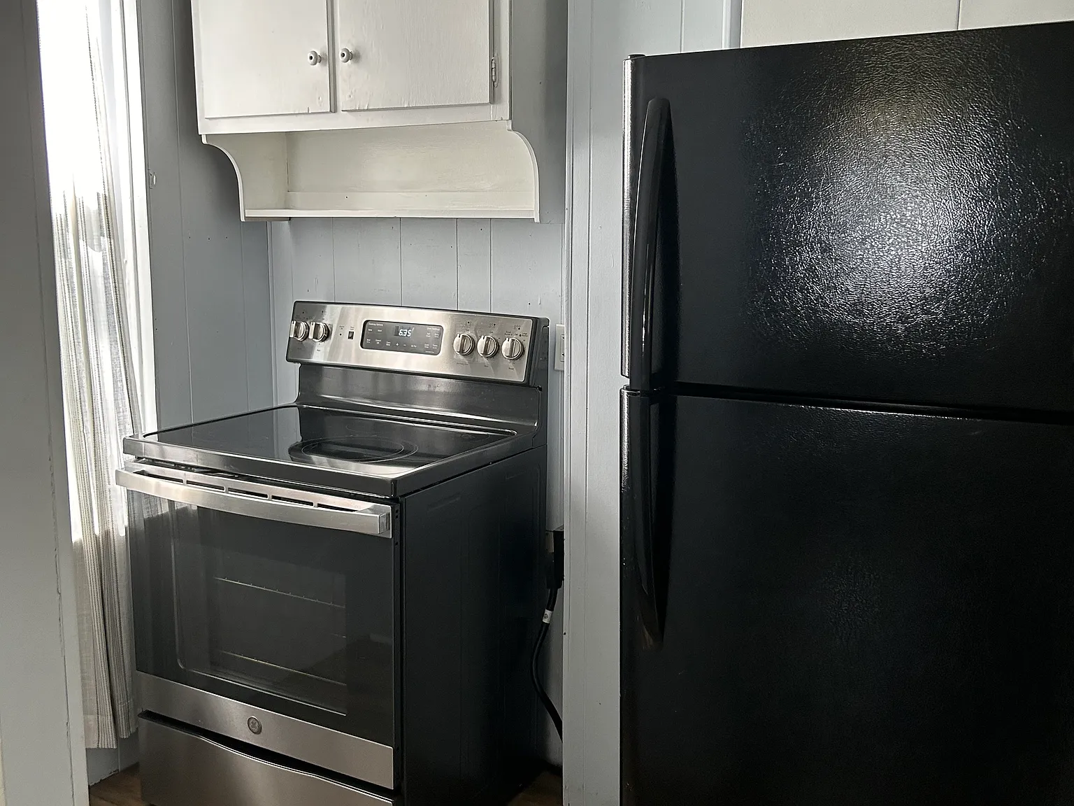 3 bed, 1100 sqft, $1,300 — Photo 4