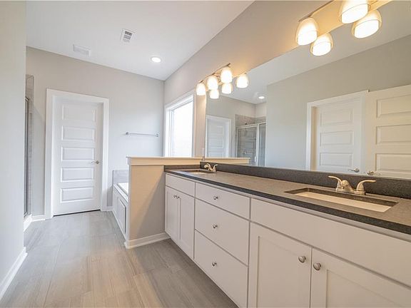 4th image of 481 N Yona Ln